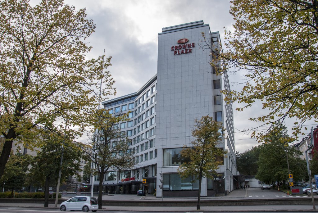 Отель Crowne Plaza